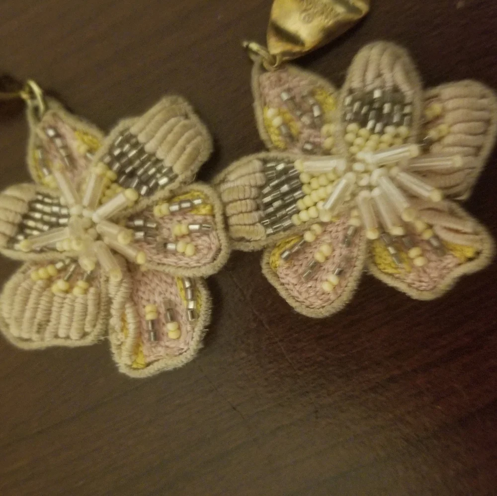 Mignonne Gavigan Pink Floral Beaded Earrings - Picture 5 of 6